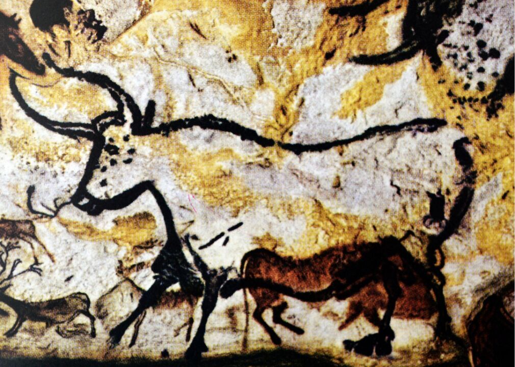 1940: Lascaux Cave paintings discovered